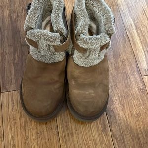 Ugh boots size 7